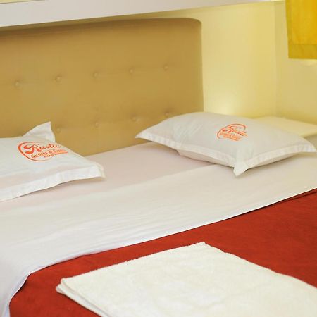 Rustic Gardens Bed & Breakfast Kitunzi Lungujja Kampala Dış mekan fotoğraf